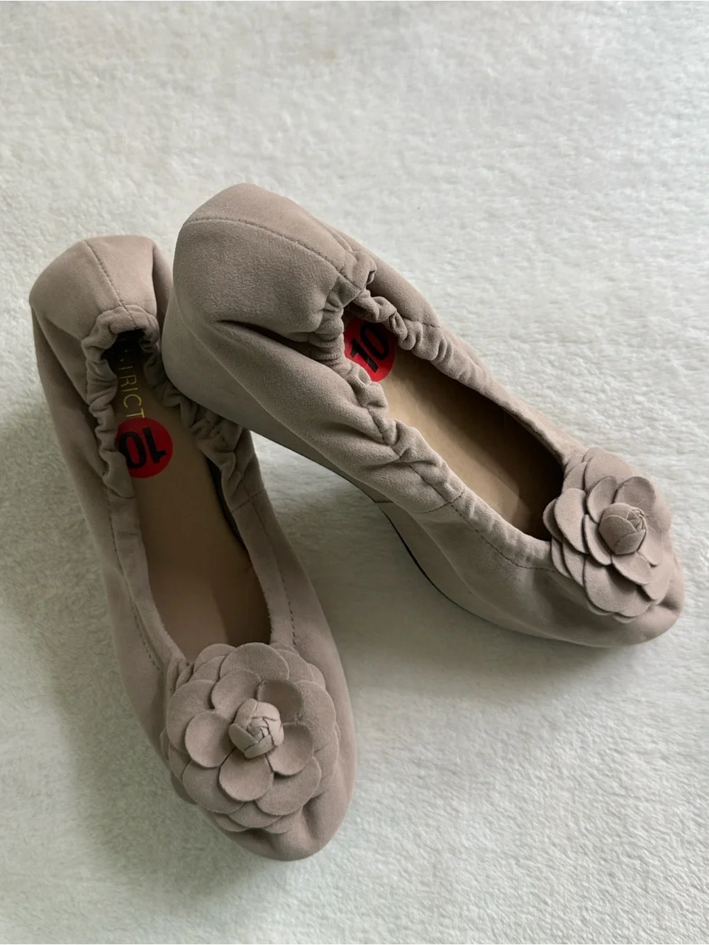 Restricted Delilah Taupe Floral Appliqué Wedge Platform Ballet Flats SZ 10 NWOT